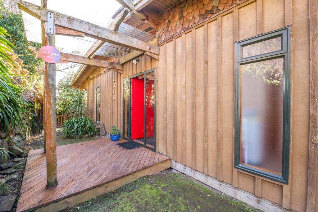 Treetop Hideaway - Taupo Holiday Home ภายนอก รูปภาพ
